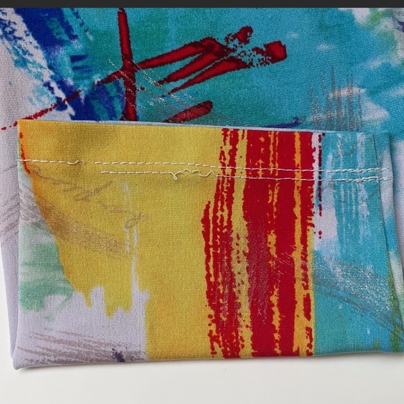 🛑 4/$25 TanJay Multi-Color Abstract Print Top - Picture 8 of 9